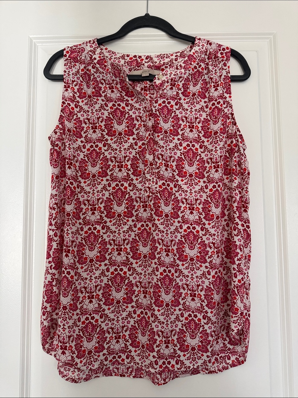 LOFT Red and White Floral Sleeveless Top